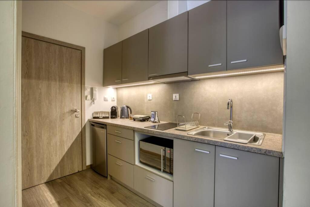 Plaka Filotheis House B Apartment Athena Bagian luar foto